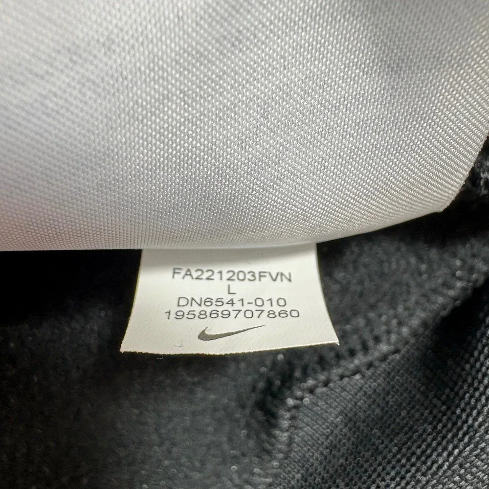 Nike no holes